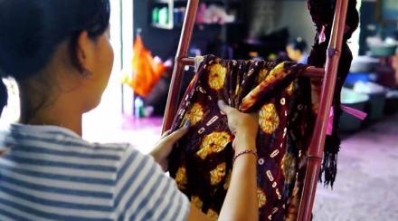 Endek Mastuli: Tenun Sutra Khas Desa Kalianget, Proses, Fungsi, dan Keunikan Motifnya